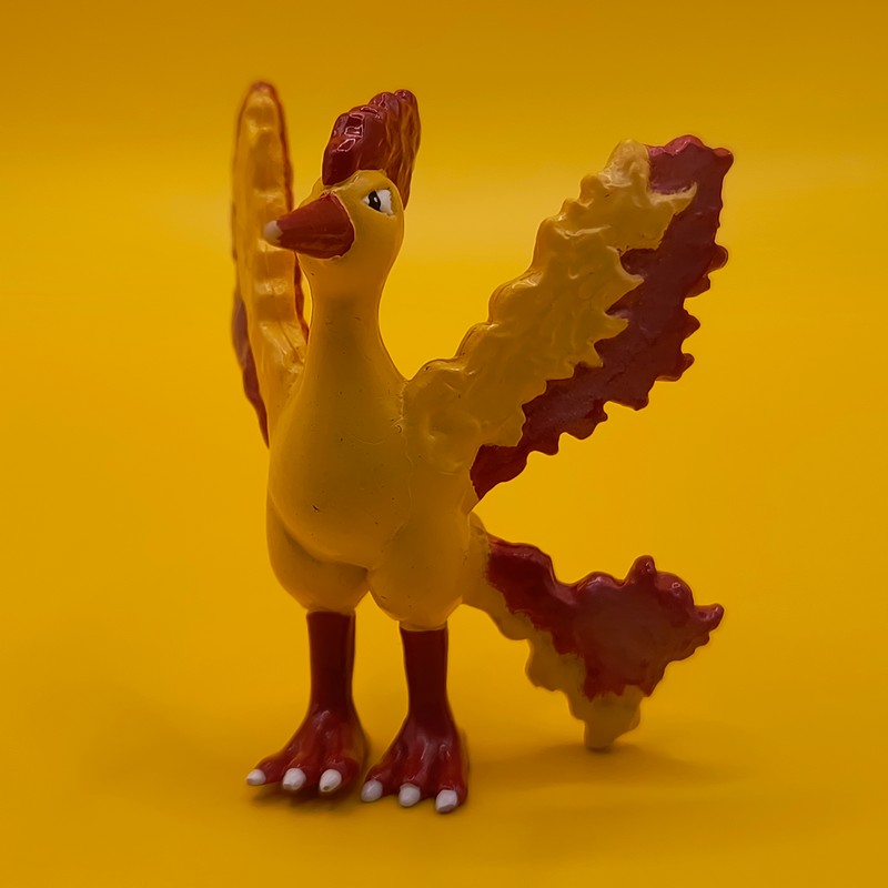 Vintage Pokémon Moltres figur fra Tomy (CGTSJ) – Original japansk samlerfigur i god stand.