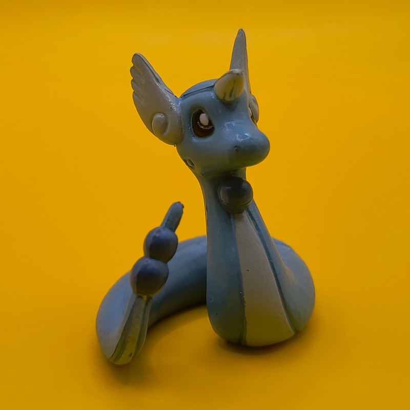 Vintage Pokémon Dragonair figur fra Tomy, 4 cm høj.