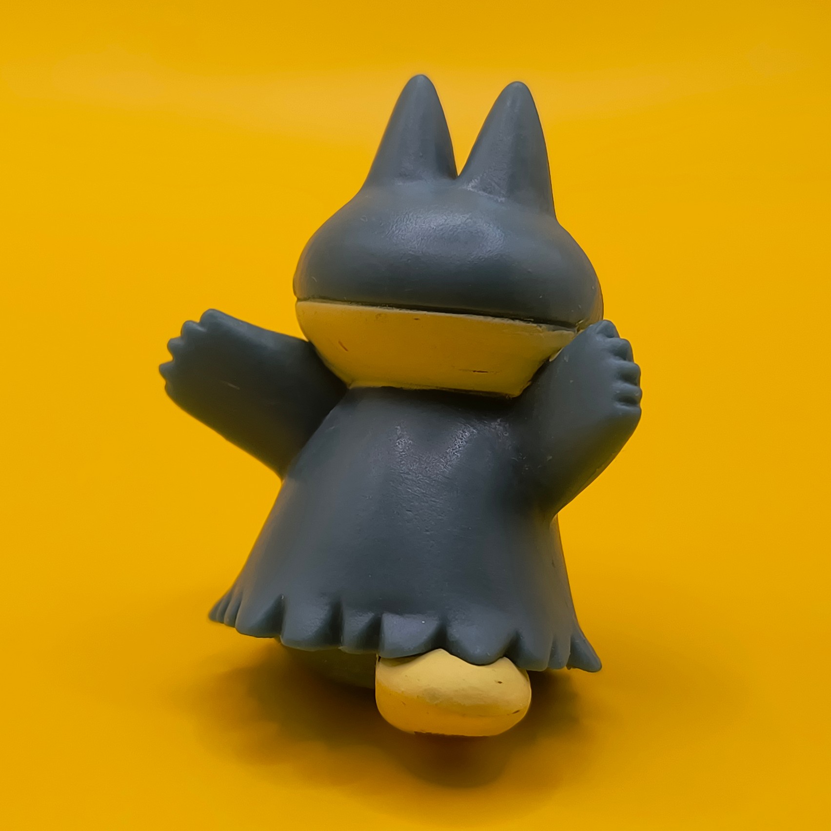 Original Munchlax Pokémon-figur fra 2006 med Nintendo-stempel i bunden.
